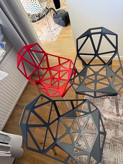 Magis hair one stolar i plast röd och mörkgrå