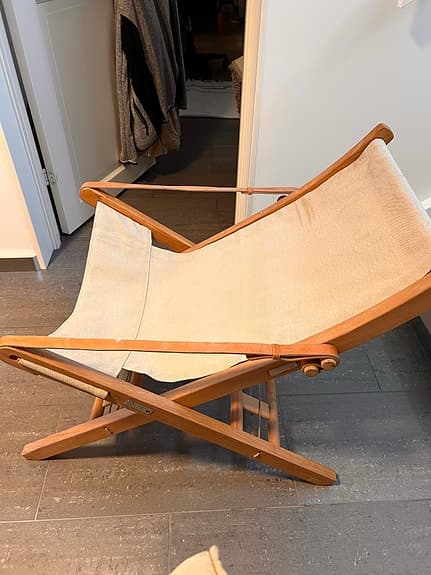 Berga Form solstol i teak med beige tyg