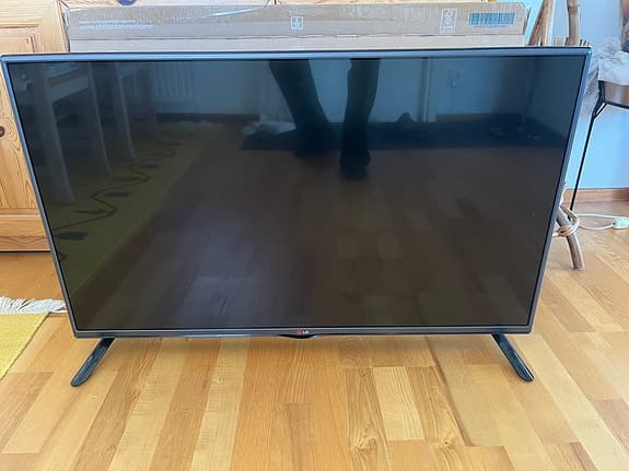 LG 42 tums  full HD Led TV i mycket bra skick säljes
