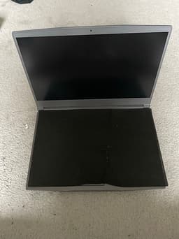MSI laptop 15 tum svart
