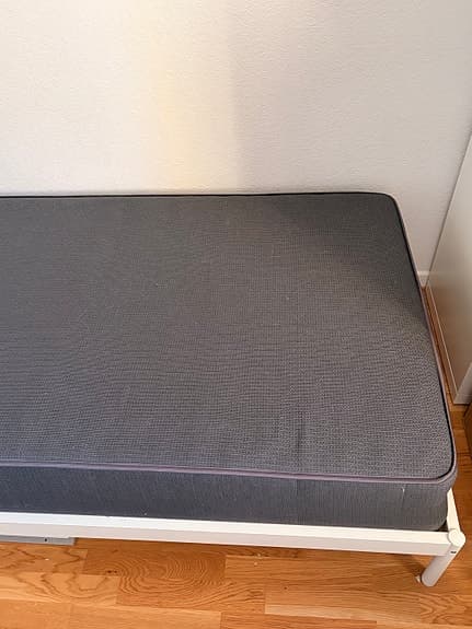 IKEA sängstomme sänggavel i plysch och madrass 90x200 grå