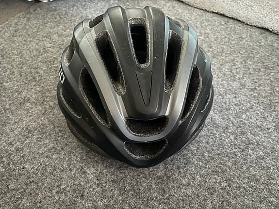Giro cykelhjälm svart