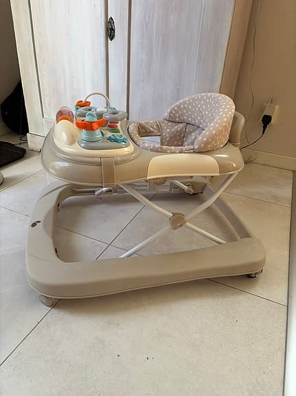 Beemoo play gåstol med aktivitetsbord beige