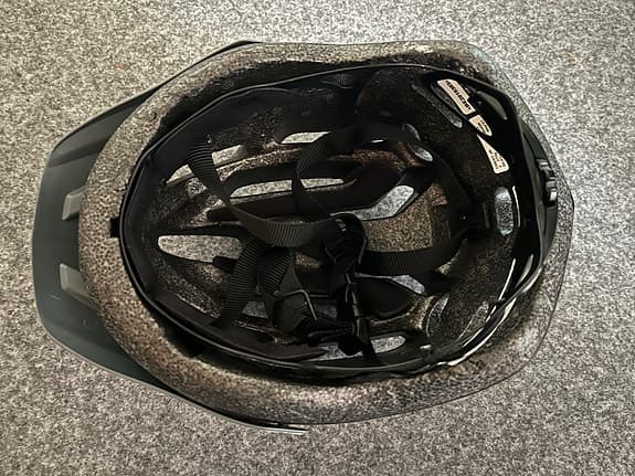 Cykelhjälm grå/svart