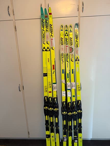 Tävlingsskidor