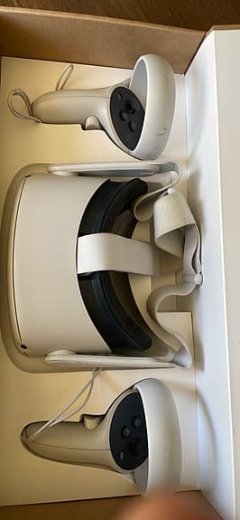 Oculus Quest 2 VR headset
