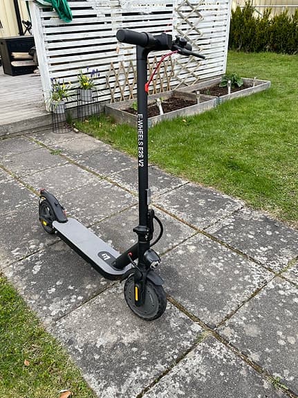 E-Weels E2S V2 el-sparkcykel svart/grå