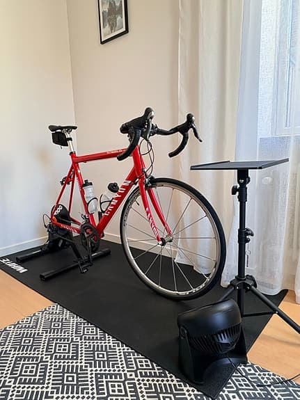 Wahoo KICKR CORE 2 (Zwift Cog + Click) cykeltrainer/smart trainer  – Paket ingår