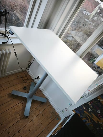 Höj- och sänkbart skrivbord