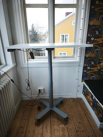 Höj- och sänkbart skrivbord