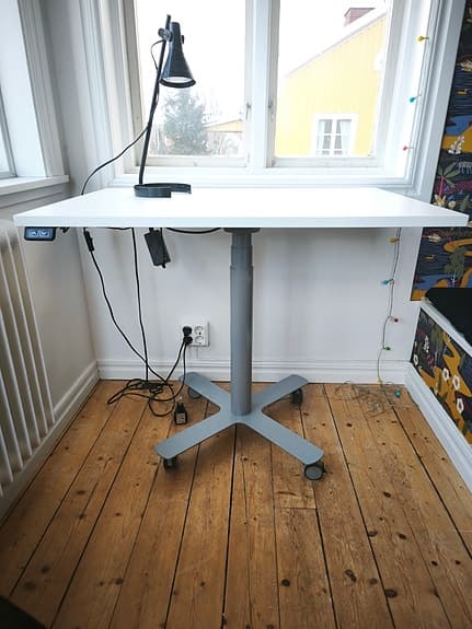 Höj- och sänkbart skrivbord