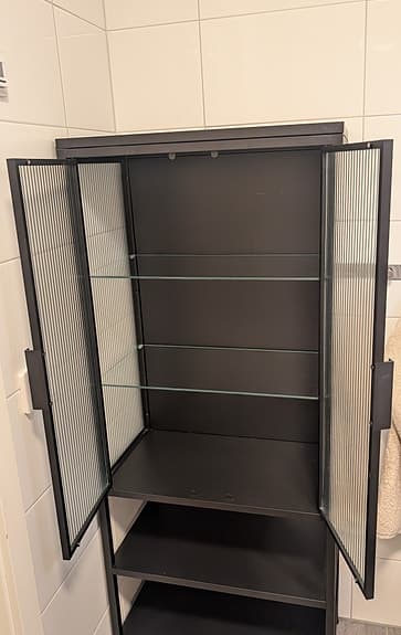 Vitrin/badrumsskåp - IKEA Mossjön