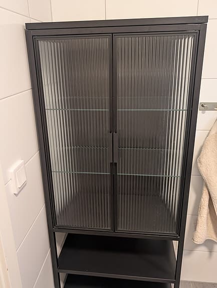Vitrin/badrumsskåp - IKEA Mossjön