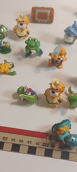 40+ Kinder Surprise figurer 1992–1996 – Ferrero samling – Nostalgi leksak