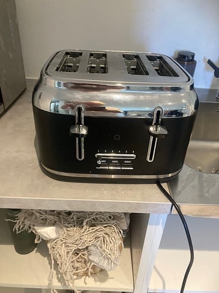Andersson brödrost 4 skivor svart/krom