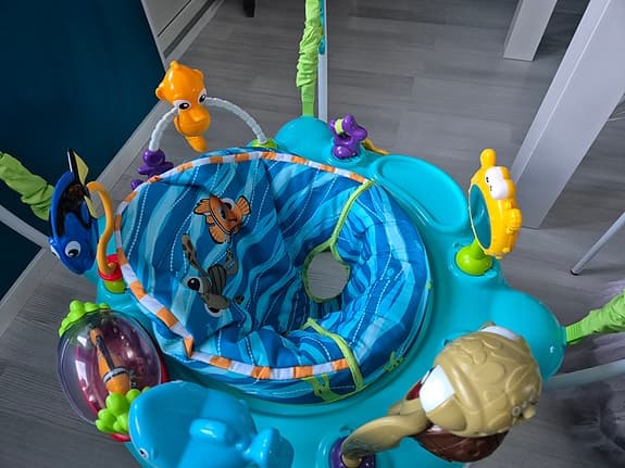Aktivitetsleksak för småbarn