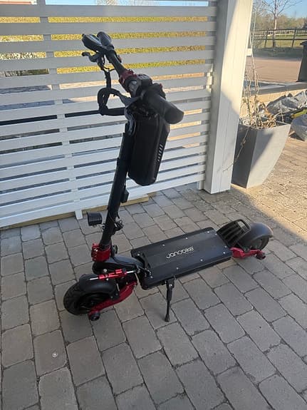 Janobike X10 elsparkcykel svart/röd