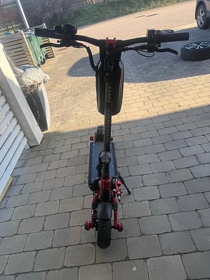Janobike X10 elsparkcykel svart/röd