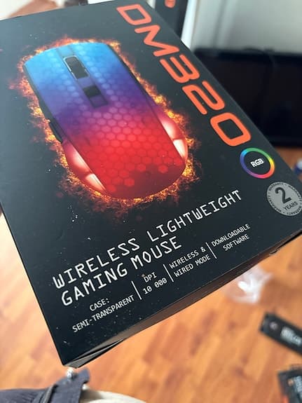 DM320 trådlös lättvikts gamingmus RGB