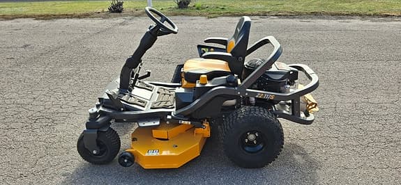 Åkgräsklippare Cub Cadet Z2 117S Zero-Turn
