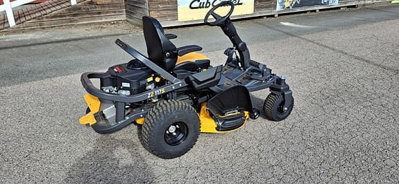 Åkgräsklippare Cub Cadet Z2 117S Zero-Turn