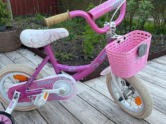 Två fina barncyklar