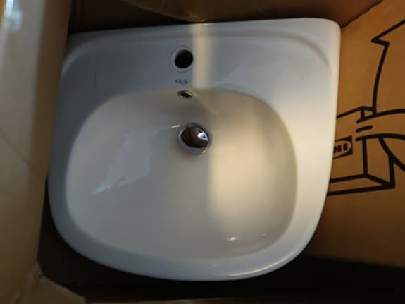 Handfat med Ny rejäl pop up ventil(550kr)