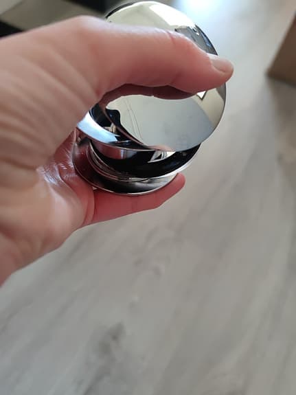 Handfat med Ny rejäl pop up ventil(550kr)