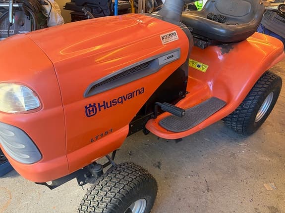 Husqvarna LT 151 åkgräsklippare med Kohler Courage 15-motor