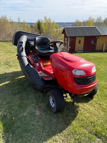 Jonsered LT2216 15,5hk åkgräsklippare med uppsamlare