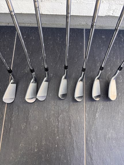 Golfklubbor järnset 4–9 + P höger