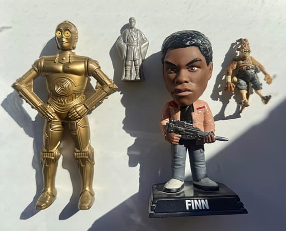 Star Wars figurer C-3PO, Finn m.fl.