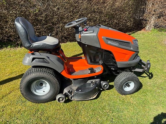 Husqvarna trädgårdstraktor/åkgräsklippare