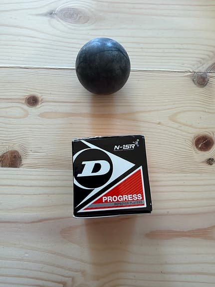 Dunlop Apex Infinity squashracket med boll