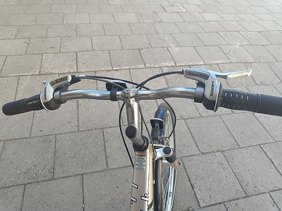 Mtb cykel tum26 med 24vxl funkar som det ska 
Ny servad med lås
900kr
Linköping