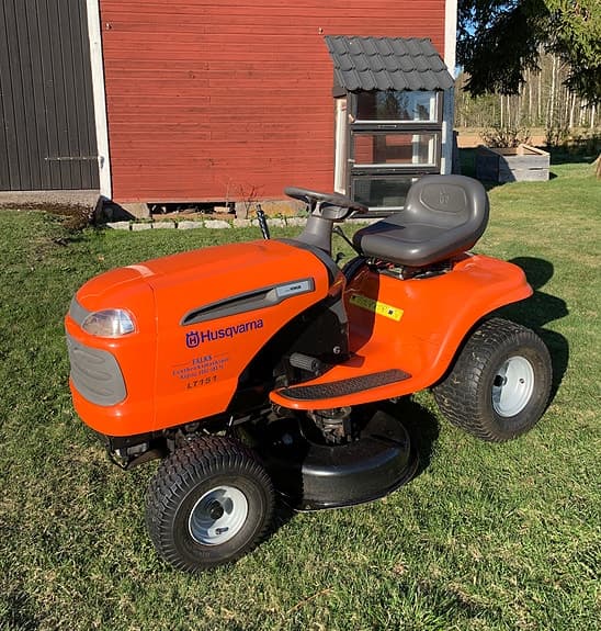 Husqvarna LT151 åkgräsklippare