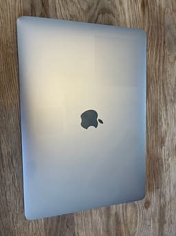 MacBook Pro 13 2020 Apple M1 / 16GB ram / 500GB SSD