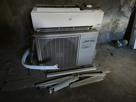 IVT 12LR-N luft-luft värmepump med fjärrkontroll