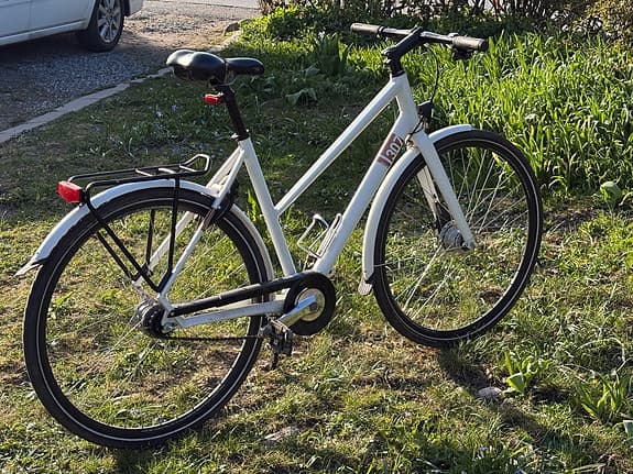 Nishiki hybridcykel 53 cm 28" unisex vit