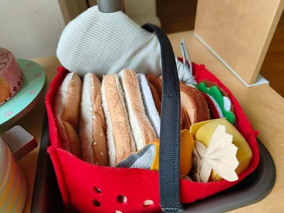 Leksakskök med tillbehör och grill