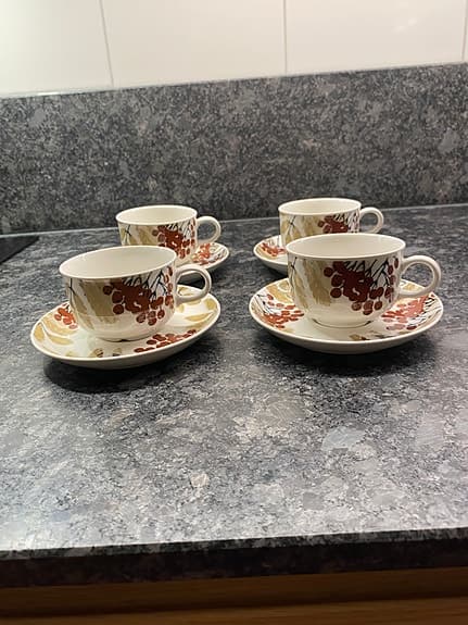 Kaffekoppar med fat, 4 st, Diamant Berry