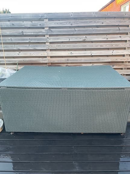 Rymlig och stilren förvaringsbox för uteplats 🌿