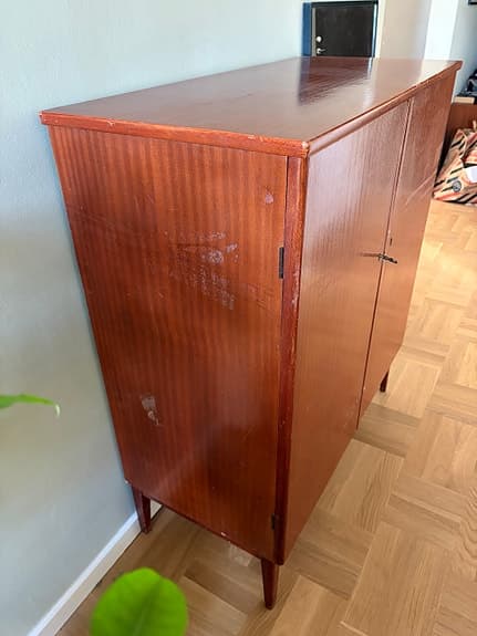 Retro teakbyrå säljes