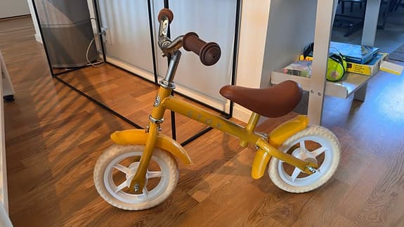 Stoy 10” Vintage Springcykel Gul
