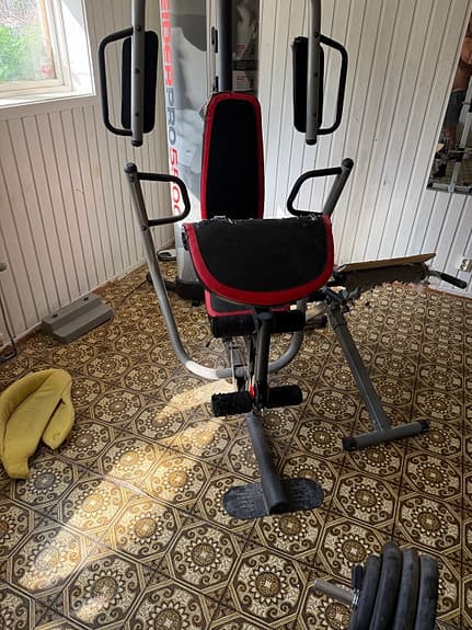 Multigym, bänk, stänger och vikter