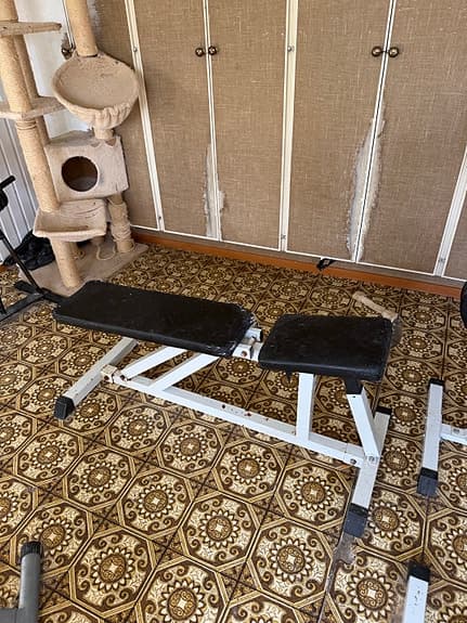 Multigym, bänk, stänger och vikter