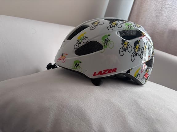 Lazer 2 cykelhjälmar barn svart och vit med cykelmönster