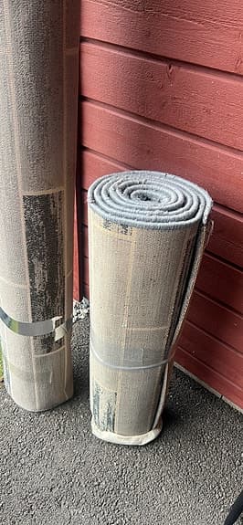 Atlantik matta 2x3 m grå med mönster och en  gång matta1x3m.