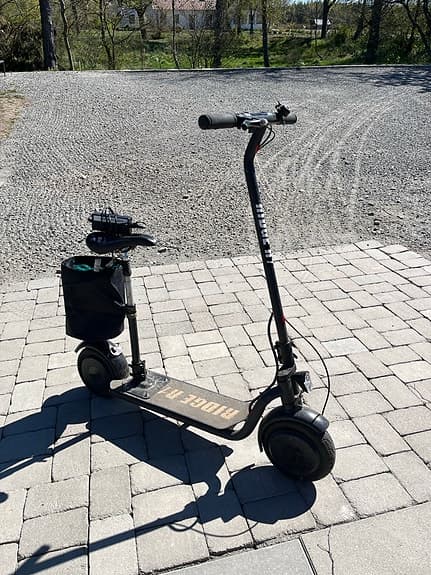 Ridge1- elscooter svart NU 900:-