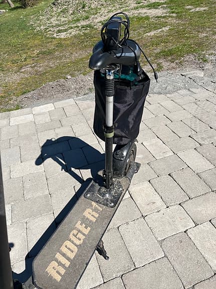 Ridge1- elscooter svart NU 900:-